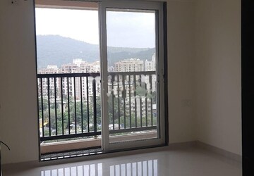 Room in 1 BHK Apartment at Runwal Eirene, Balkum Pada – for Rent
