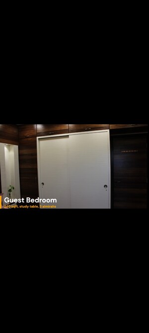 Room in 3 BHK Apartment at Mahindra Vivante, Andheri East – for Rent