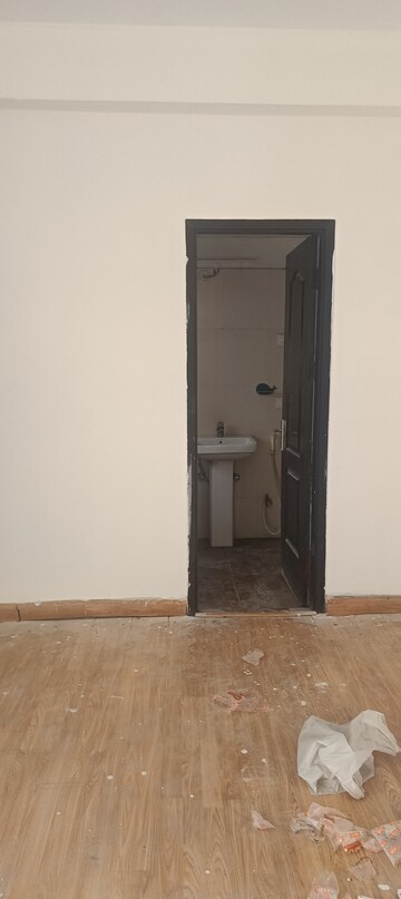 Bathroom in 3 BHK Apartment at Aims Golf Avenue II, Sector 75 – for Rent