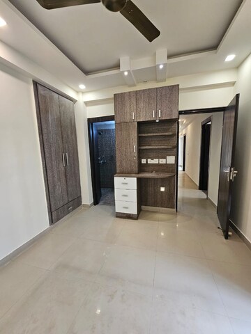 Room in 3 BHK Apartment at Galaxy North Avenue ll, Gaur City 2 – for Rent