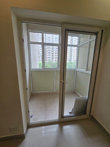 Room in 3 BHK Apartment at Galaxy North Avenue ll, Gaur City 2 – for Rent