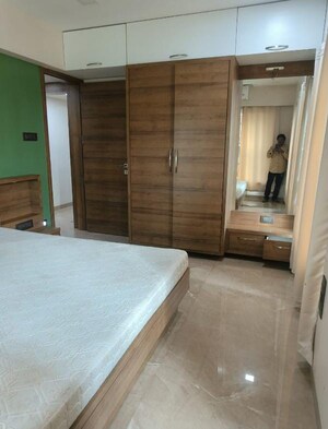 Master Bedroom in 2 BHK Apartment at Dadar East – for Rent