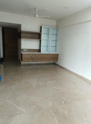 Room in 2 BHK Apartment at Dadar East – for Rent