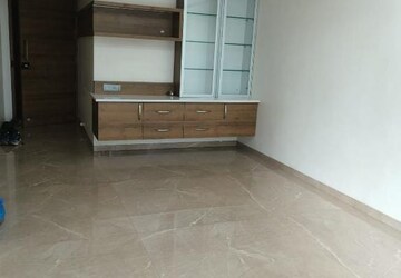 Room in 2 BHK Apartment at Dadar East – for Rent