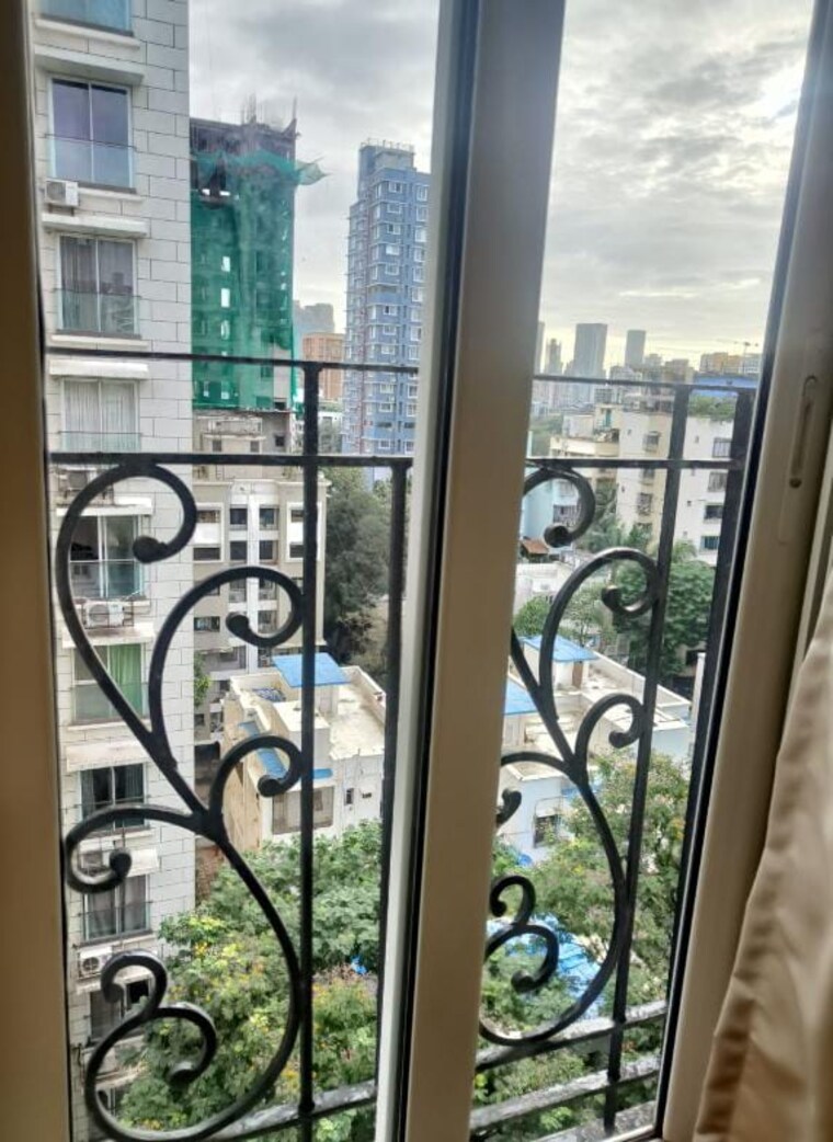 Balcony, dadar east 2 Bedroom 780 Sq.Ft. Apartment In Dadar East Mumbai 9351018