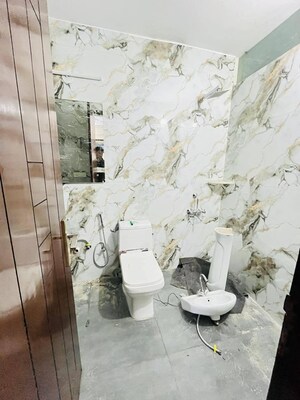 Team Area in 1 RK Builder Floor at Saket – for Rent