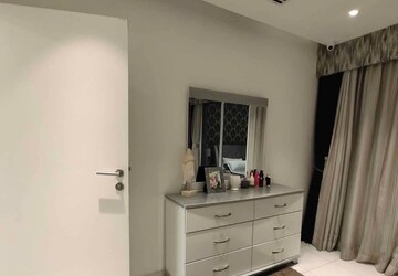 Room in 3 BHK Apartment at Lodha Hanging Garden Palava, Dombivli East – for Sale