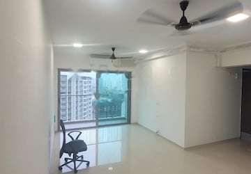 Room in 3 BHK Apartment at Kalpataru Immensa, Kolshet Road – for Rent