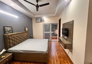 Bedroom in 1 BHK Builder Floor at Saket – for Rent