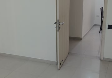 Room in 2 BHK Apartment at Kool Homes Solitaire I, Kondhwa – for Sale