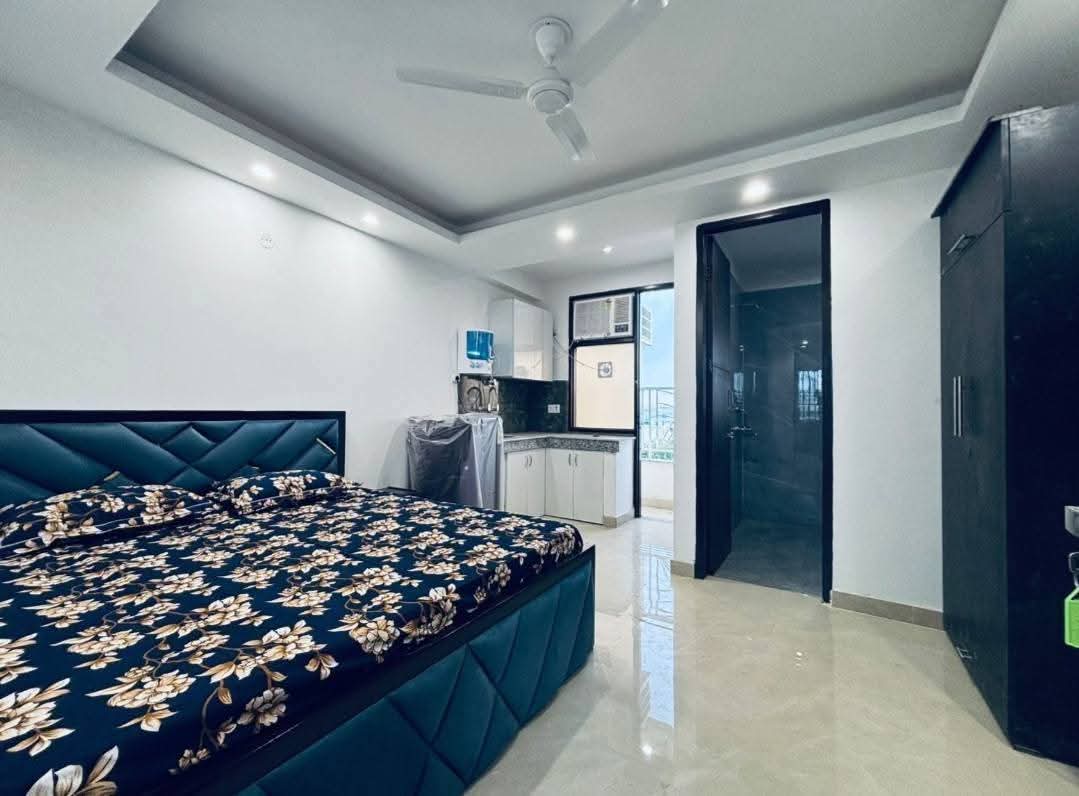 1 RkBuilder Floor For Rent in Saket