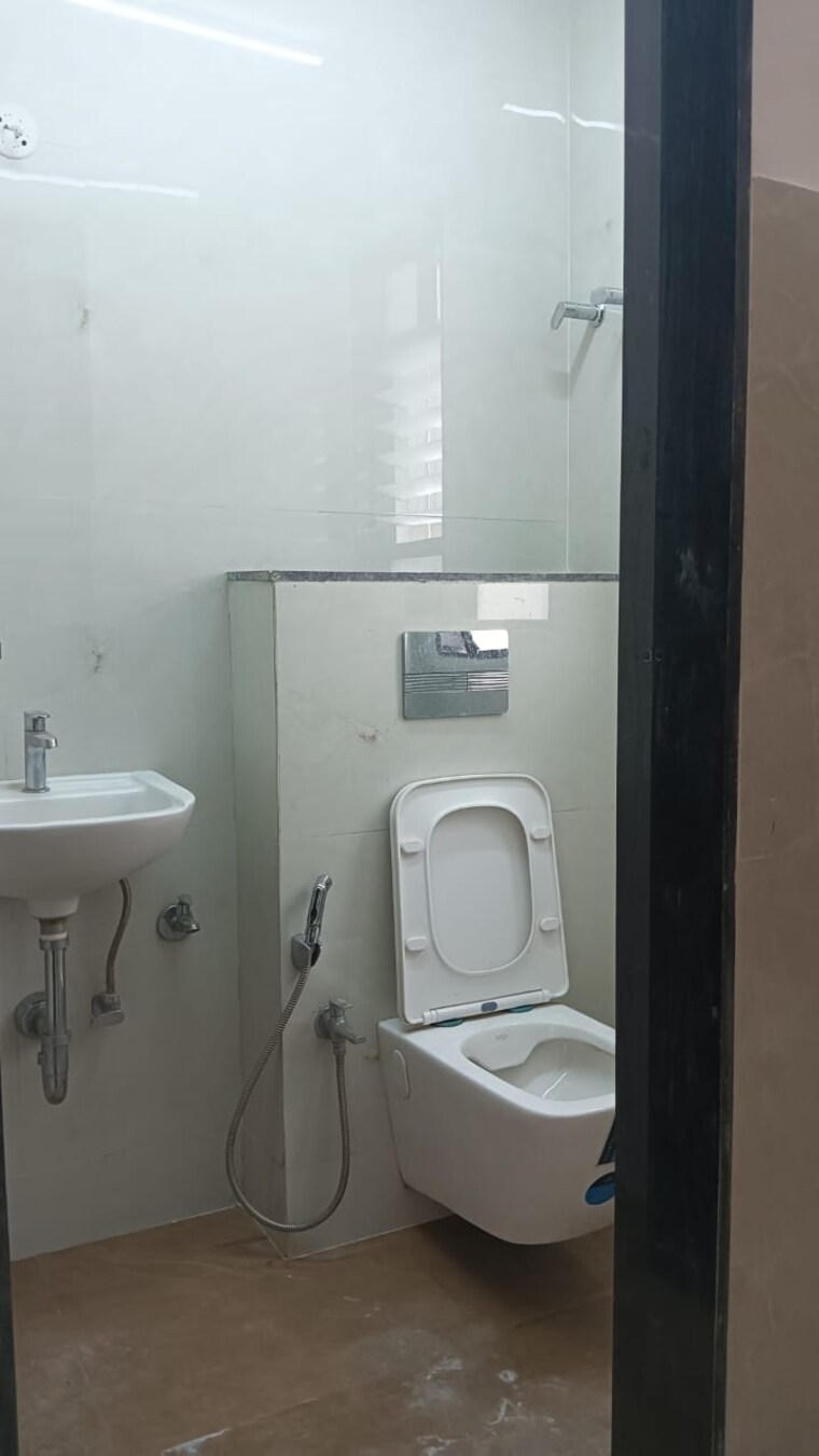 Bathroom, om-shraddha-apartment Commercial Shop 555 Sq.Ft. In Borivali West Mumbai 9351246