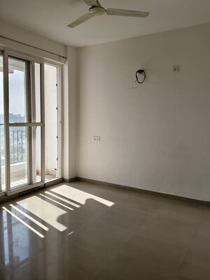 Room in 2 BHK Apartment at Vip Road – for Rent