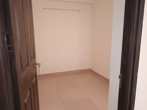 Room in 2 BHK Apartment at JM Florence, Tech Zone 4 Greater Noida – for Sale