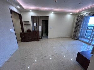 Room in 4 BHK Apartment at Prestige Falcon City, Konanakunte – for Rent