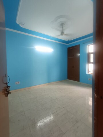Room in 2 BHK Builder Floor at Green Fields Colony – for Rent