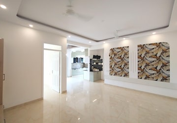 Room in 2 BHK Apartment at SV Meadows, Cv Raman Nagar – for Rent