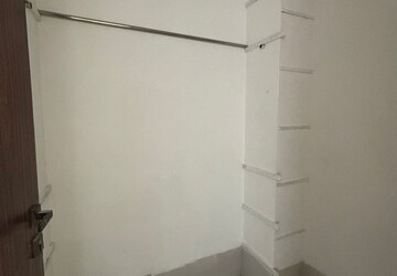 2 BHK Apartment at Omkar Alta Monte, Malad East – for Rent