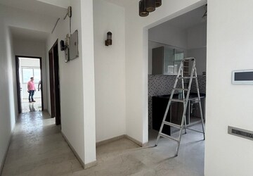 2 BHK Apartment at Omkar Alta Monte, Malad East – for Rent