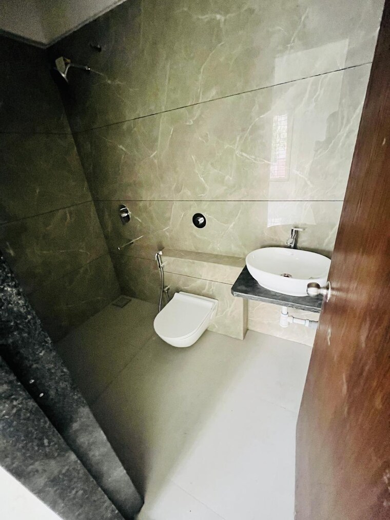 Bathroom, vasant-infinia 2 Bedroom 742 Sq.Ft. Apartment In Wakad Pune 9351510
