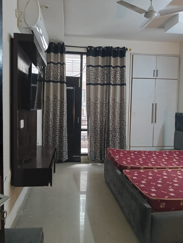 Bedroom, pir machalla 3 Bedroom 1360 Sq.Ft. Apartment In Pir Machalla Zirakpur 9351515