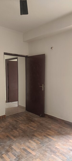 Room in 3 BHK Apartment at Gardenia Gateway, Sector 75 – for Rent