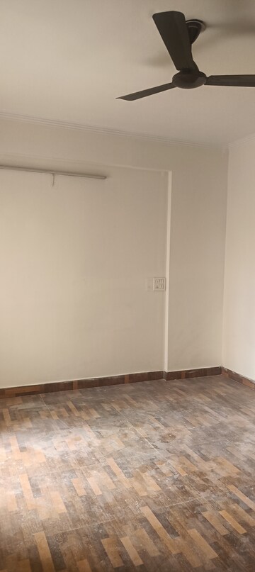 Room in 3 BHK Apartment at Gardenia Gateway, Sector 75 – for Rent