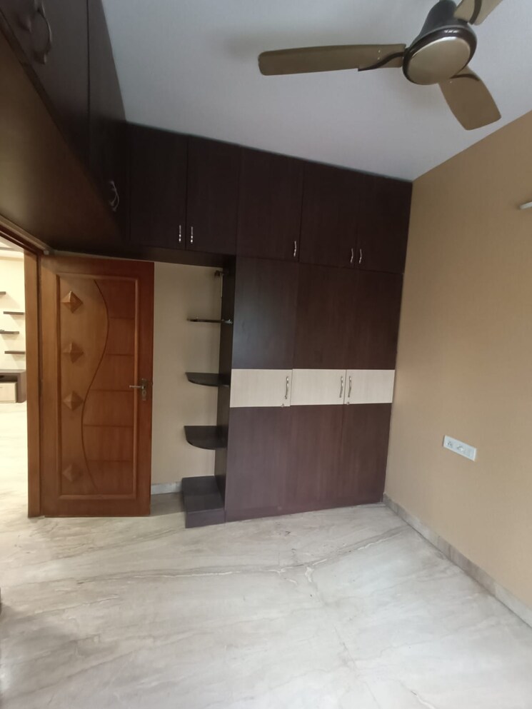 Room, vinayaka-enclave 3 Bedroom 1500 Sq.Ft. Builder Floor In Btm Layout Bangalore 9351798