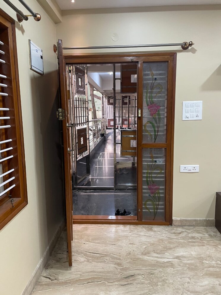 Balcony, vinayaka-enclave 3 Bedroom 1500 Sq.Ft. Builder Floor In Btm Layout Bangalore 9351798