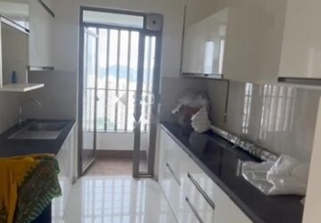 Kitchen in 2 BHK Apartment at Kalpataru Paramount, Kapur Bawdi – for Rent