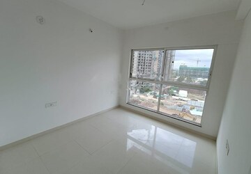Room in 2 BHK Apartment at Godrej Boulevard, Manjari – for Rent