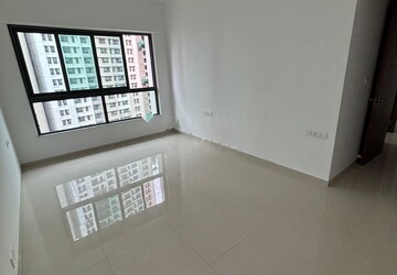 Room in 2 BHK Apartment at Kalpataru Immensa, Kolshet Road – for Rent