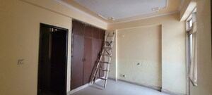 Room in 2 BHK Apartment at Antriksh Green Kaushambi, Dabur Chowk – for Sale