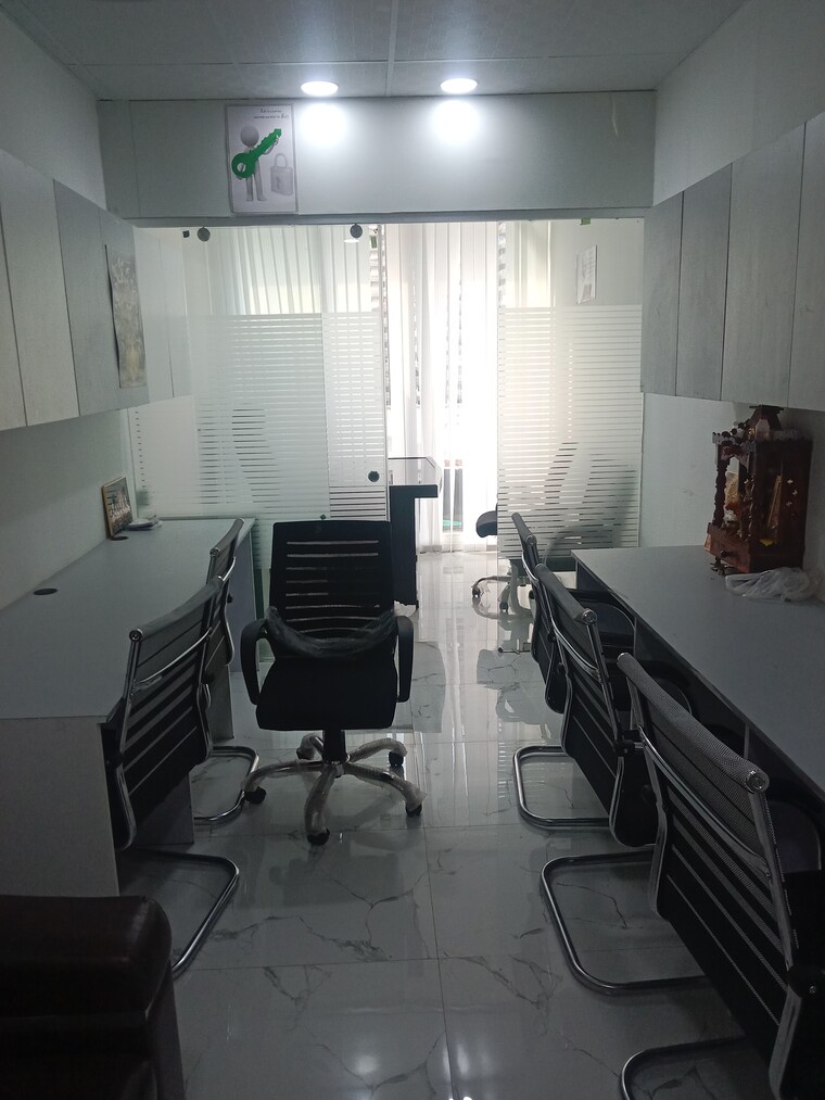 Team Area, gaur city 1 Commercial Office Space 450 Sq.Ft. In Gaur City 1 Greater Noida 9352055