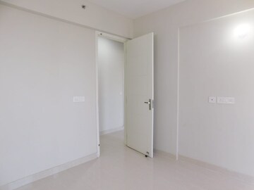 Room in 3 BHK Apartment at Eldeco Live By The Greens, Sector 150 – for Rent