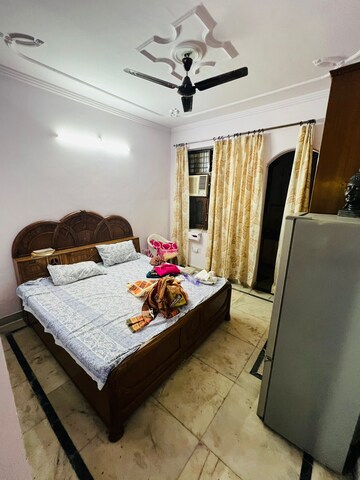 Bedroom in 1.5 BHK Builder Floor at Malibu Shopping Arcade, Sector 47 – for Rent