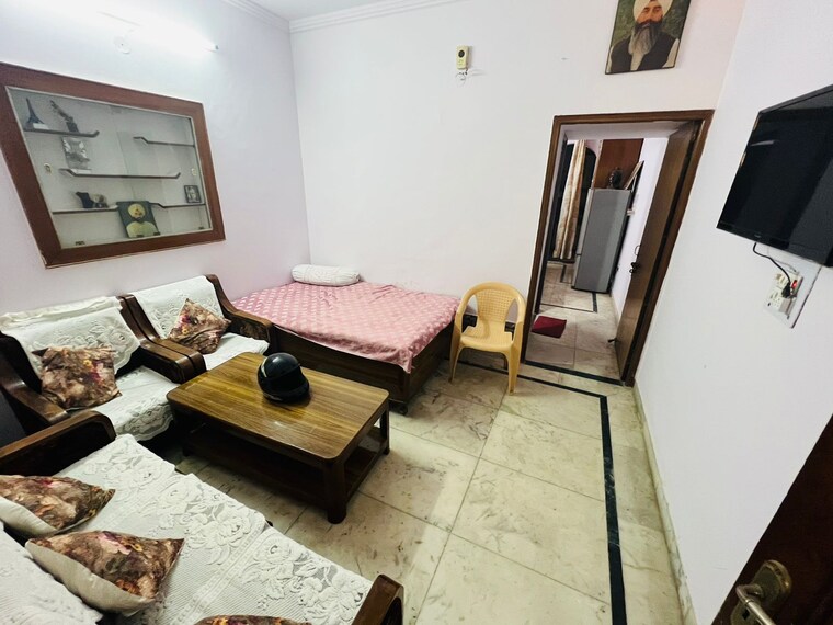 Living Room, malibu-shopping-arcade 1.5 Bedroom 600 Sq.Ft. Builder Floor In Sector 47 Gurgaon 9352241