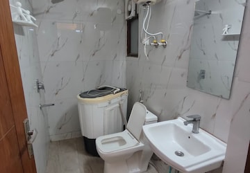 Bathroom in 2 BHK Builder Floor at Saket – for Rent