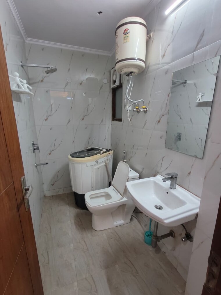 Bathroom, saket 2 Bedroom 900 Sq.Ft. Builder Floor In Saket Delhi 9352259