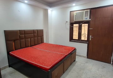 Bedroom in 2 BHK Builder Floor at Saket – for Rent