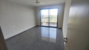 Room in 3.5 BHK Apartment at Sector 82 A – for Rent