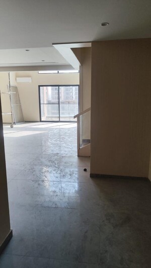 Room in 3.5 BHK Apartment at Sector 82 A – for Rent