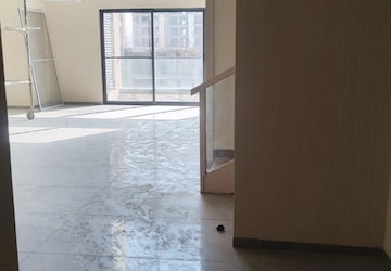 Room in 3.5 BHK Apartment at Sector 82 A – for Rent