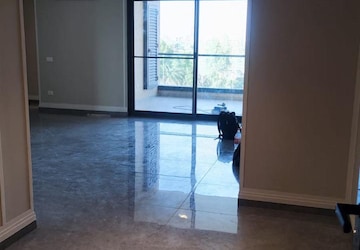 Room in 3.5 BHK Apartment at Sector 82 A – for Rent