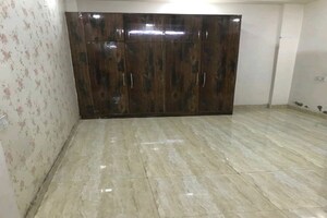 Room in 3 BHK Apartment at Himalaya Apartment Vasundhara, Vasundhara Sector 5 – for Sale