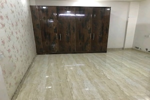 Room in 3 BHK Apartment at Himalaya Apartment Vasundhara, Vasundhara Sector 5 – for Sale