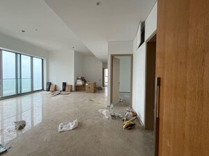 Room in 4 BHK Apartment at Rustomjee Crown, Prabhadevi – for Rent