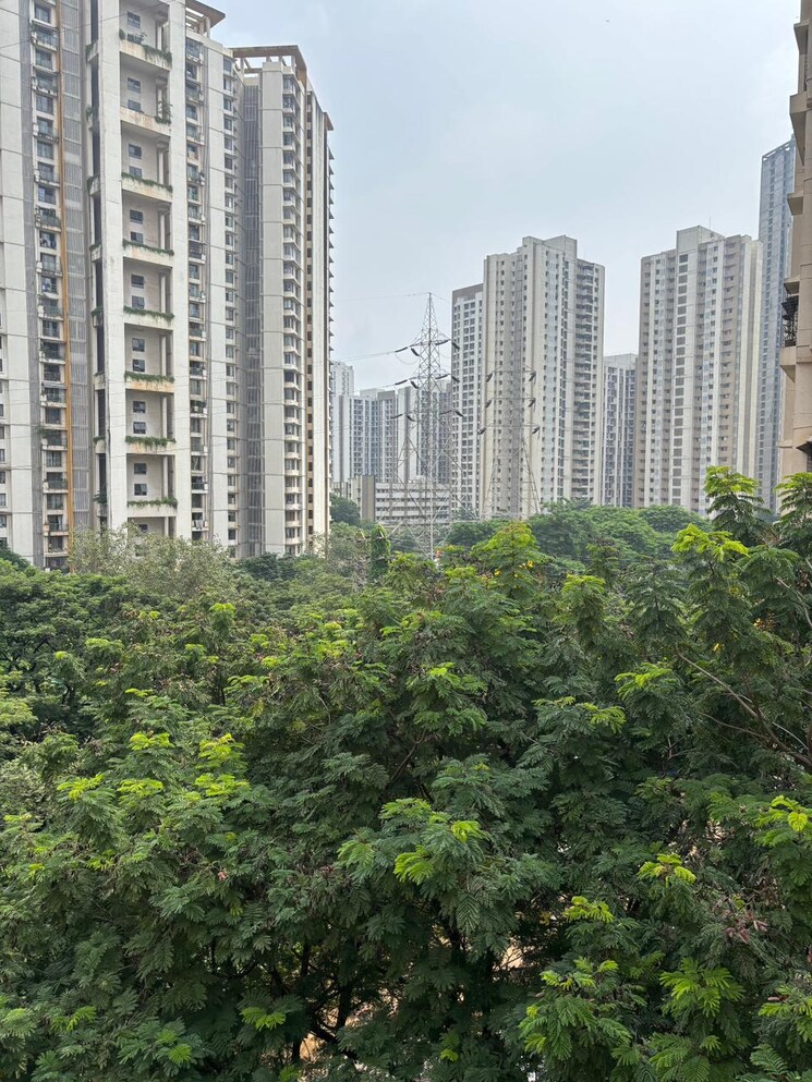 Exterior View, lodha-paradise 2 Bedroom 810 Sq.Ft. Apartment In Majiwada Thane 9352270
