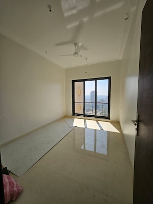 Room in 2 BHK Apartment at K Raheja Raheja Residency, Malad East – for Rent