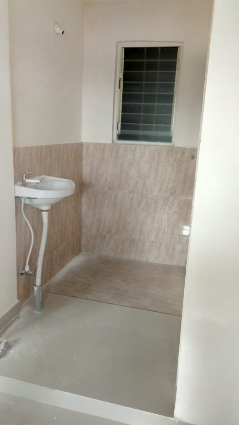 Bathroom, manjari 2 Bedroom 784 Sq.Ft. Apartment In Manjari Pune 9352294